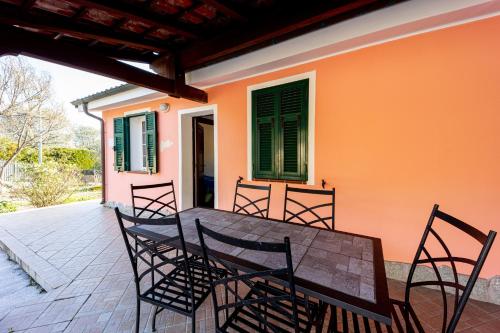 Erkély/terasz, Agriturismo Le Mimose in Caramagna Ligure Erkély/terasz, Agriturismo Le Mimose in Caramagna Ligure