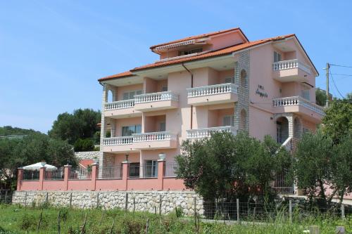 مدخل, Villa Anggela in راب مدخل, Villa Anggela in راب