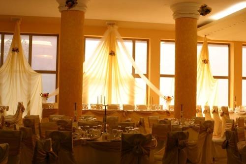 Salón de banquetes, Hotel Decebal in City Center Salón de banquetes, Hotel Decebal in City Center