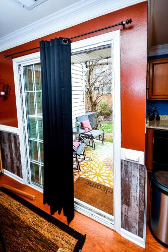 Balcony/terrace, Amazing Large 3 Bed house with King Bed less than 10 miles to DTWN in Fulton Country Airport Balcony/terrace, Amazing Large 3 Bed house with King Bed less than 10 miles to DTWN in Fulton Country Airport