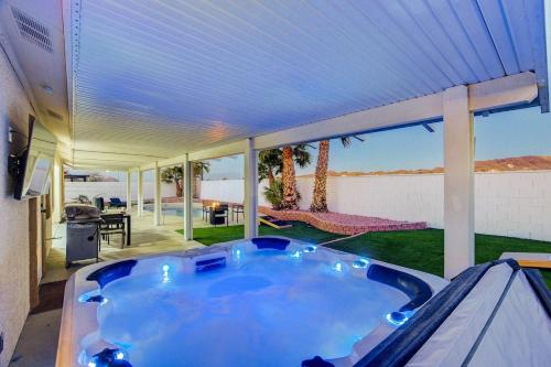 Lux Modern Vegas, Pool, Jacuzzi, Billiards in Boulder City Lux Modern Vegas, Pool, Jacuzzi, Billiards in Boulder City