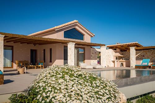 Piscina, Terra Lucis Mountain Residences in Arkoudi Piscina, Terra Lucis Mountain Residences in Arkoudi