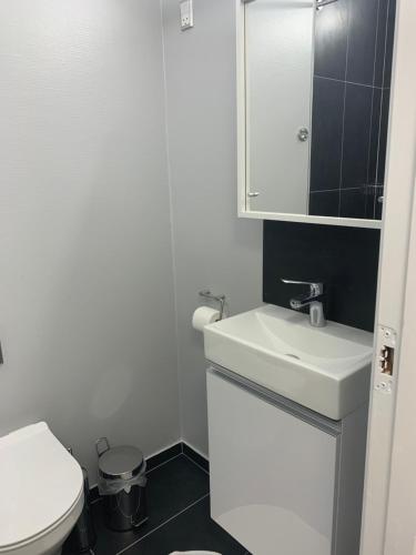 Skovbakkegaardens Bed & Bath - Værelser med eget bad in Aalborg Skovbakkegaardens Bed & Bath - Værelser med eget bad in Aalborg