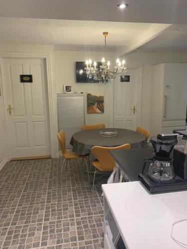 Kitchen, Skovbakkegaardens Bed & Bath - Værelser med eget bad in Aalborg Kitchen, Skovbakkegaardens Bed & Bath - Værelser med eget bad in Aalborg