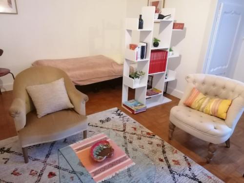 Appartement 85 m2 centre-ville entièrement rénové (Appartement 85 m2 centre-ville entierement renove) in Le Creusot Appartement 85 m2 centre-ville entièrement rénové (Appartement 85 m2 centre-ville entierement renove) in Le Creusot