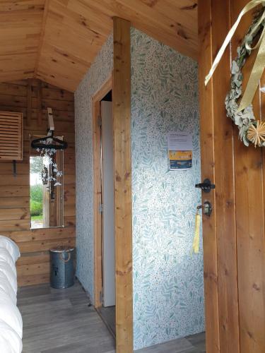 Le Chalet du Clos Giot in Saint Vaast La Hougue Le Chalet du Clos Giot in Saint Vaast La Hougue