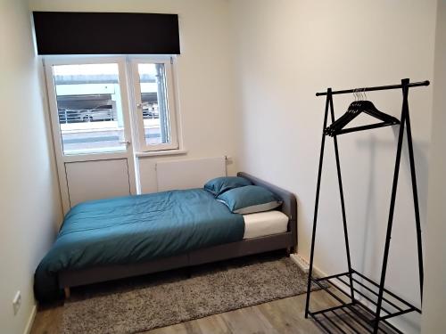 Guestroom, Mid center apartment bedroom with Balcony in Hilversum Guestroom, Mid center apartment bedroom with Balcony in Hilversum