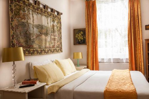 This photo about Dawson Place, Juliette's Bed and Breakfast shared on HyHotel.com