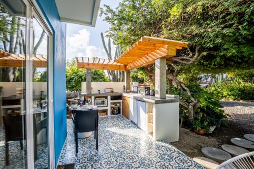 Naïma Luxury Home, Cottage & Apartment Rentals (Naima Luxury Home, Cottage & Apartment Rentals) in Paradera Naïma Luxury Home, Cottage & Apartment Rentals (Naima Luxury Home, Cottage & Apartment Rentals) in Paradera