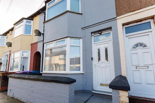 The Empress 2 Bed Terraced House near Croxteth Hall & Country Park The Empress 2 Bed Terraced House near Croxteth Hall & Country Park