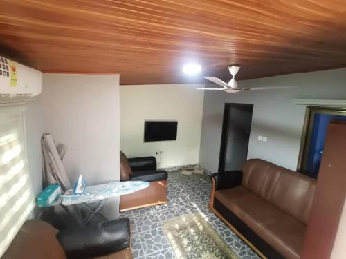 Friendly vacation home in Amasaman Friendly vacation home in Amasaman