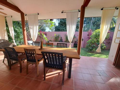 Laura Guest House-adult only- near Samui Aquarium and Tiger Zoo Laura Guest House-adult only- near Samui Aquarium and Tiger Zoo