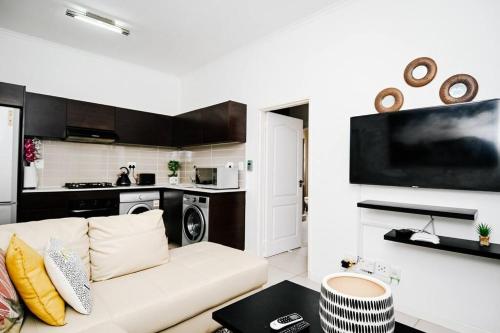 Guestroom, Secure and comfortable , Fully equipped Unit in Lethabong Guestroom, Secure and comfortable , Fully equipped Unit in Lethabong