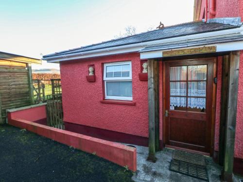 A szálláshely kívülről, Cwtch Cowin in Llangynog A szálláshely kívülről, Cwtch Cowin in Llangynog