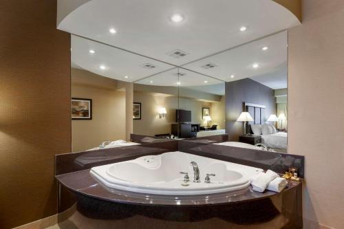 Best Western Plus Burlington Inn and Suites in Burlington Best Western Plus Burlington Inn and Suites in Burlington