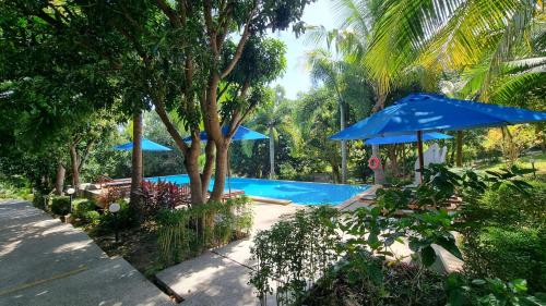 Garden, PawPaw Resort near Samui Aquarium and Tiger Zoo Garden, PawPaw Resort near Samui Aquarium and Tiger Zoo