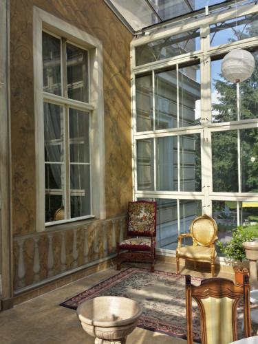 Létesítmények, Palac Biedrusko in Biedrusko Létesítmények, Palac Biedrusko in Biedrusko