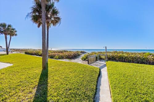 Beachy Keen Cottage in Belleair Beach (FL) Beachy Keen Cottage in Belleair Beach (FL)
