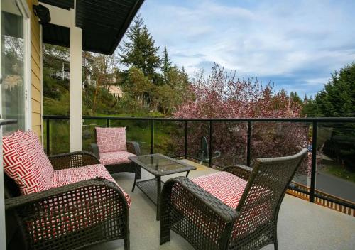 Balcony/terrace, Bellamy Manor Large Home With 5beds! In Langford in Victoria (BC) Balcony/terrace, Bellamy Manor Large Home With 5beds! In Langford in Victoria (BC)