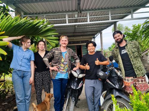 Ba Ngoai Homestay in Nam Can (Ca Mau) Ba Ngoai Homestay in Nam Can (Ca Mau)