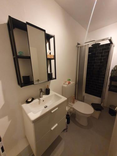 Badkamer, Modernes Apartment zentral in Bad Laasphe Badkamer, Modernes Apartment zentral in Bad Laasphe