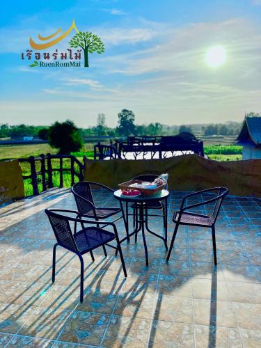 เรือนร่มไม้รีสอร์ท RuenRomMai Resort near Sirindhorn Museum and Phu Kum Khao Dinosaur Excavation Site เรือนร่มไม้รีสอร์ท RuenRomMai Resort near Sirindhorn Museum and Phu Kum Khao Dinosaur Excavation Site