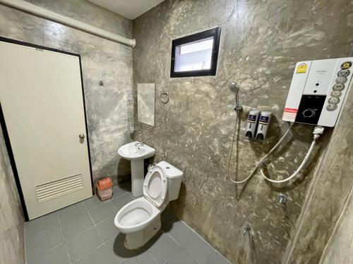 Bathroom, ดีต่อใจ รีสอร์ท เชียงม่วน Deetorjai Resort in Chiang Muan Bathroom, ดีต่อใจ รีสอร์ท เชียงม่วน Deetorjai Resort in Chiang Muan