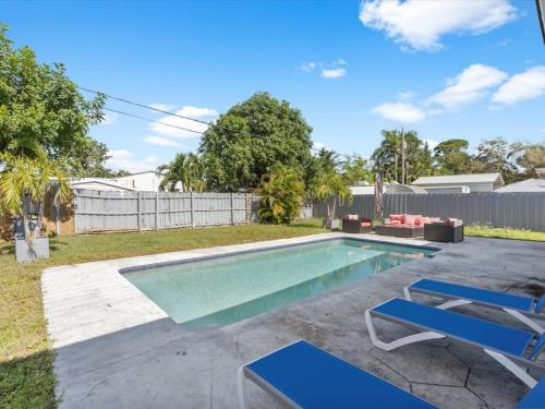 수영장, Modern 4BR3 Heated Pool BBQ Large Backyard in 에메랄드 힐스 수영장, Modern 4BR3 Heated Pool BBQ Large Backyard in 에메랄드 힐스