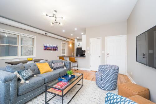 Vibrant and Modern 2-Bedroom Home Near Downtown in University Village Vibrant and Modern 2-Bedroom Home Near Downtown in University Village
