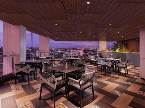 Restaurant, Royal Malioboro by ASTON near Bakpia Pathuk 25 Restaurant, Royal Malioboro by ASTON near Bakpia Pathuk 25