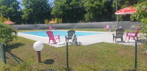 Swimming pool, Camping de l'Ill in Mulhouse City Center Swimming pool, Camping de l'Ill in Mulhouse City Center