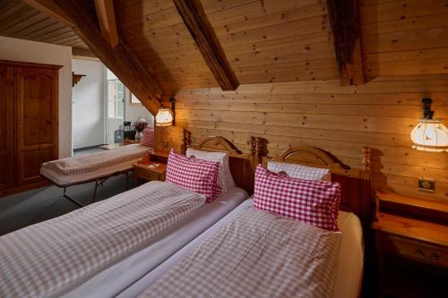 Baeren Hotel, The Bear Inn in Wilderswil Baeren Hotel, The Bear Inn in Wilderswil