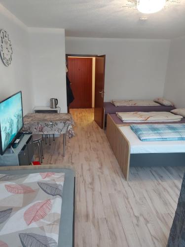 Steinhübel Uni-Nähe (Steinhubel Uni-Nahe) in Homburg Steinhübel Uni-Nähe (Steinhubel Uni-Nahe) in Homburg