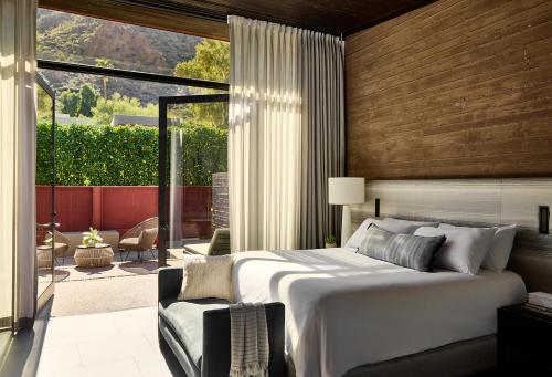 Sanctuary Camelback Mountain, A Gurney's Resort and Spa in Paradise Valley Sanctuary Camelback Mountain, A Gurney's Resort and Spa in Paradise Valley