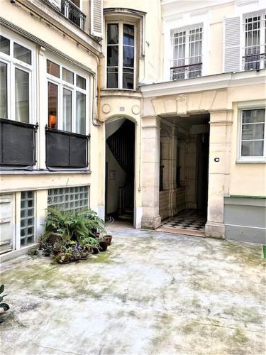 Studio – Pigalle/Abbesses ID 351 - image 11