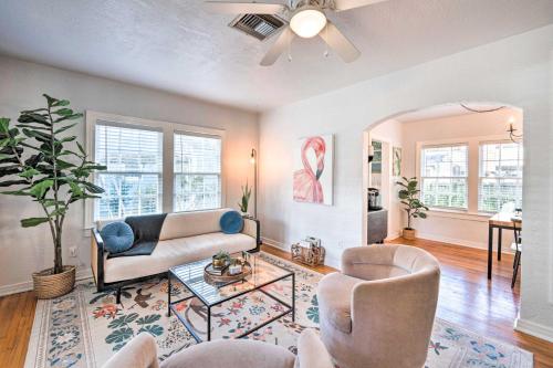 about 12 Mi to Disney Downtown Winter Garden Cottage! in Winter Garden about 12 Mi to Disney Downtown Winter Garden Cottage! in Winter Garden