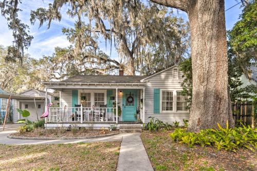 about 12 Mi to Disney Downtown Winter Garden Cottage! in Winter Garden about 12 Mi to Disney Downtown Winter Garden Cottage! in Winter Garden