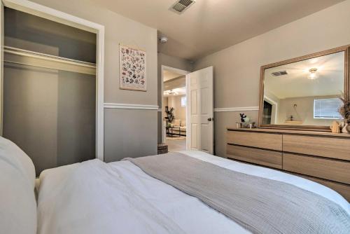 Modern Vacation Rental about 12 Mi to Dtwn Denver in Northglenn (CO) Modern Vacation Rental about 12 Mi to Dtwn Denver in Northglenn (CO)