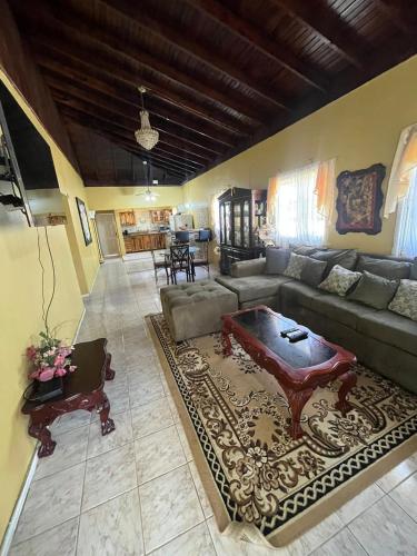 Seaview Villa in Boscobel Seaview Villa in Boscobel