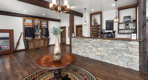 المنظر الخارجي, Summit Mountain Lodge and Steakhouse in حديقة إيست علاسيير_مونتانا المنظر الخارجي, Summit Mountain Lodge and Steakhouse in حديقة إيست علاسيير_مونتانا