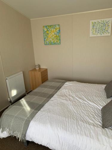 Gold Plus 6 Berth SPECTACULAR Caravan in NEW BEACH in Burmarsh Gold Plus 6 Berth SPECTACULAR Caravan in NEW BEACH in Burmarsh