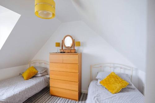 Blackberry Annex. Detached cottage. Rural location in Ashington (Pullborough) Blackberry Annex. Detached cottage. Rural location in Ashington (Pullborough)