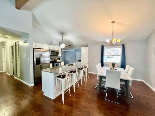 NEW! Remodeled Stow/Cuyahoga Falls Home! in Stow (OH) NEW! Remodeled Stow/Cuyahoga Falls Home! in Stow (OH)