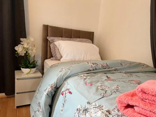 Park View Serviced Apartment - Next to Northolt Tube Station - Near Central London & Wembley in Greater London North West Park View Serviced Apartment - Next to Northolt Tube Station - Near Central London & Wembley in Greater London North West