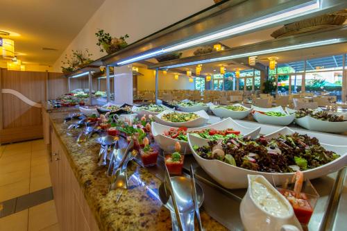 Madara Park Hotel - All Inclusive in Várna Madara Park Hotel - All Inclusive in Várna