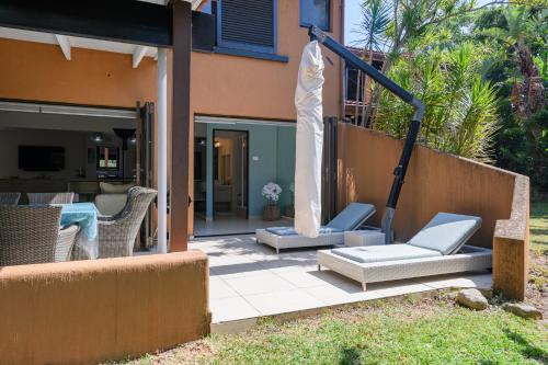 ogród, Villa 2811 Luxurious and Modern at Upmarket Golf and Beach Estate in Southbroom ogród, Villa 2811 Luxurious and Modern at Upmarket Golf and Beach Estate in Southbroom