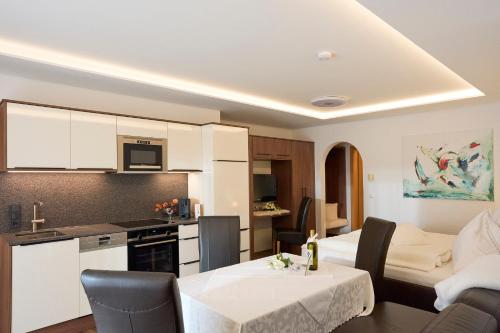 Kitchen, Appartementhaus Casamarai in Saalbach Kitchen, Appartementhaus Casamarai in Saalbach