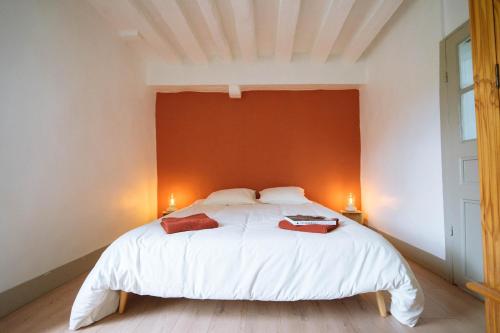 Bleausard’s Guest House, cozy place next to river in Bourron-Marlotte Bleausard’s Guest House, cozy place next to river in Bourron-Marlotte