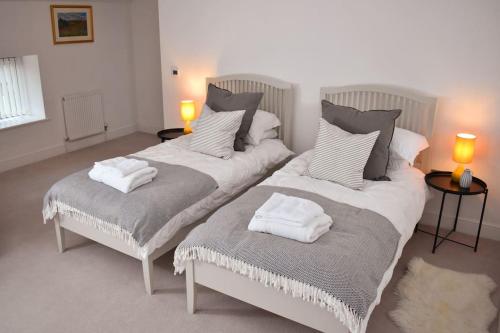 Luxury Cotswolds Barn,nr SohoFH & DiddlySquat Farm in Enstone Luxury Cotswolds Barn,nr SohoFH & DiddlySquat Farm in Enstone