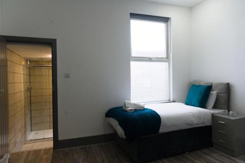 Modern Double Ensuite Rooms Close to City Centre and LFC in Everton Modern Double Ensuite Rooms Close to City Centre and LFC in Everton